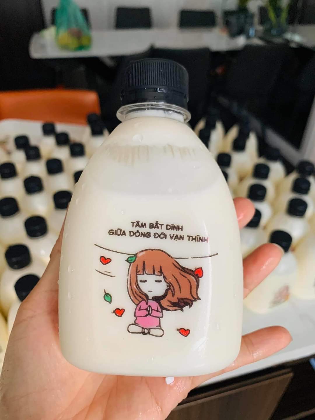 Chai tam giác lùn 330ml